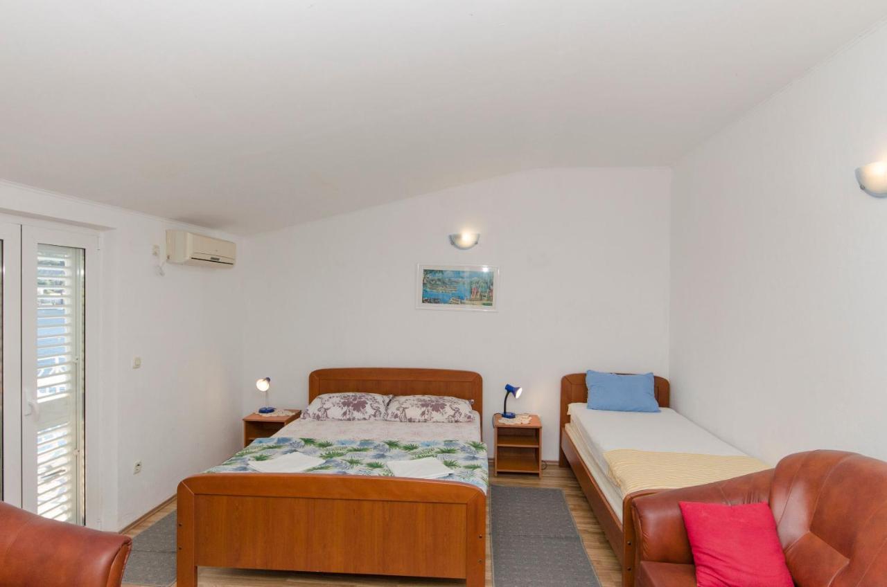 Apartments And Rooms Nike Sobra Ruang foto